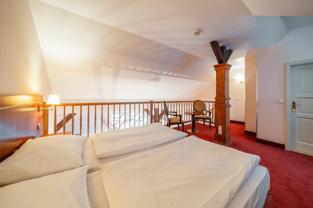 Duplex, Family, Apartment, 1 Double and 3 Single Beds