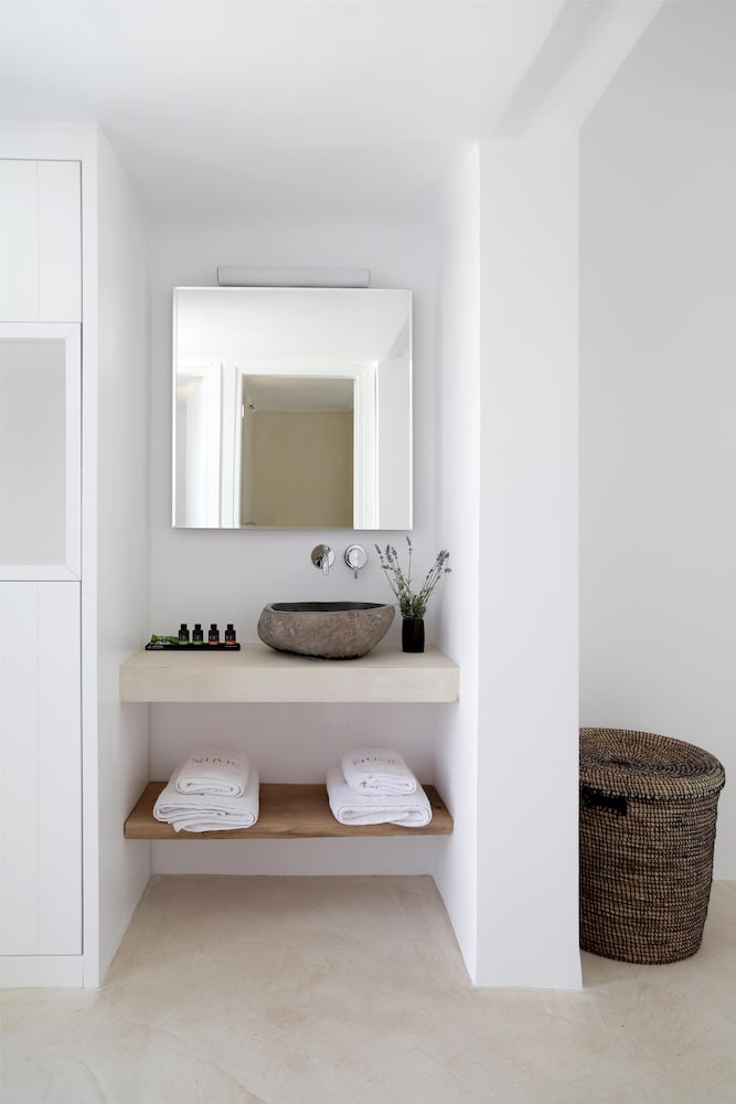 Livin Mykonos Boutique Hotel - Adults only 75/76