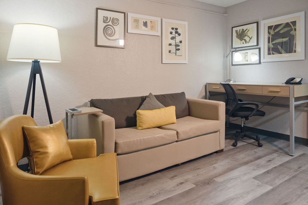 The Palms Inn & Suites 25/45