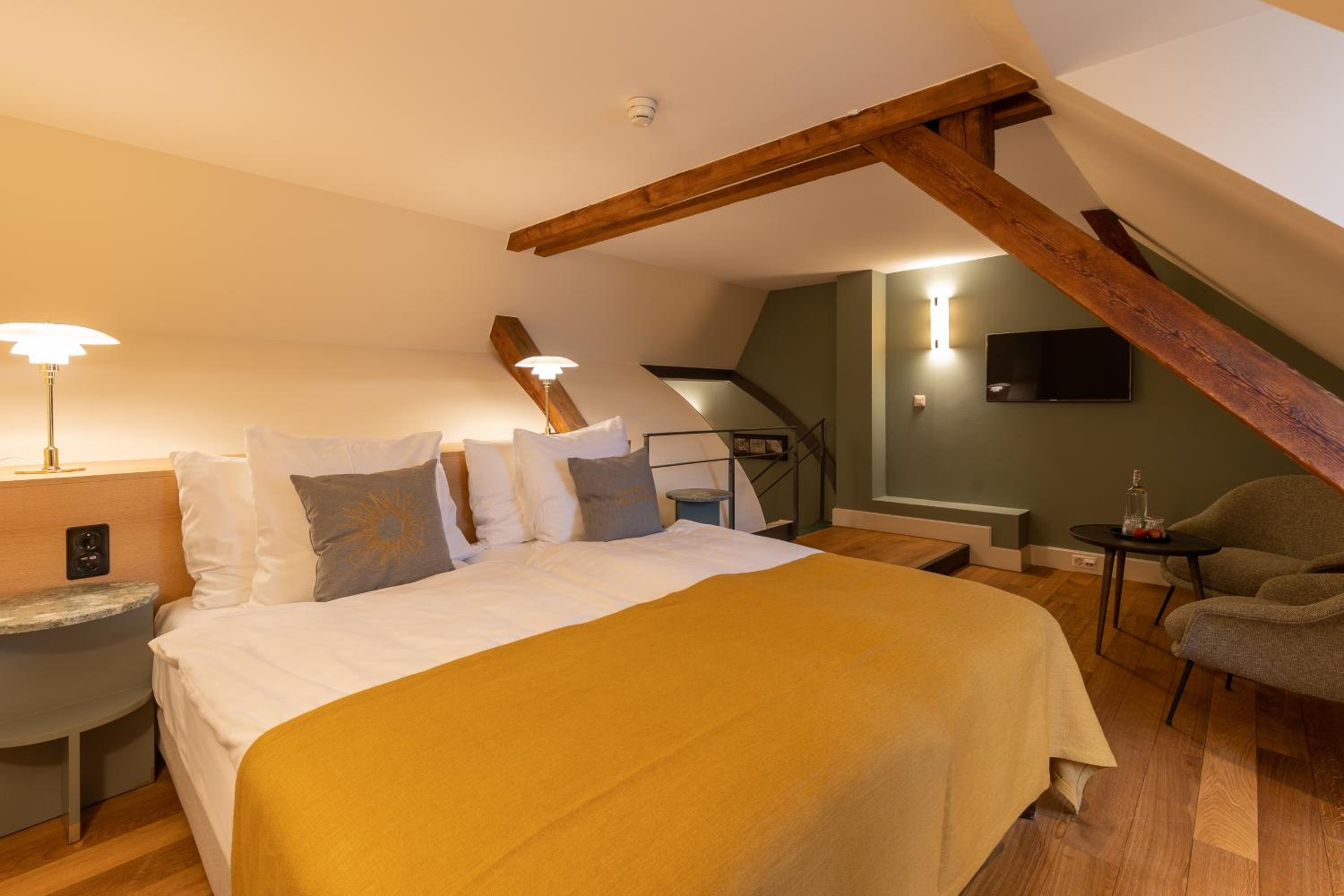 Lake, Double Bed