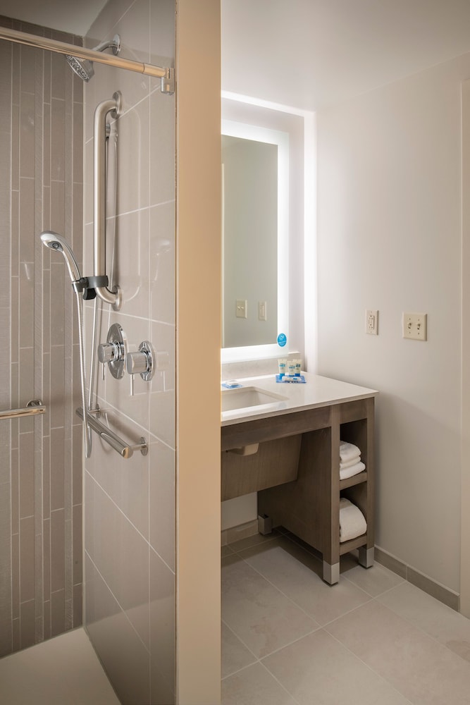 Hyatt House East Moline/Quad Cities 47/47