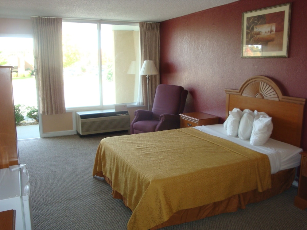 Americourt Extended Stays 18/38