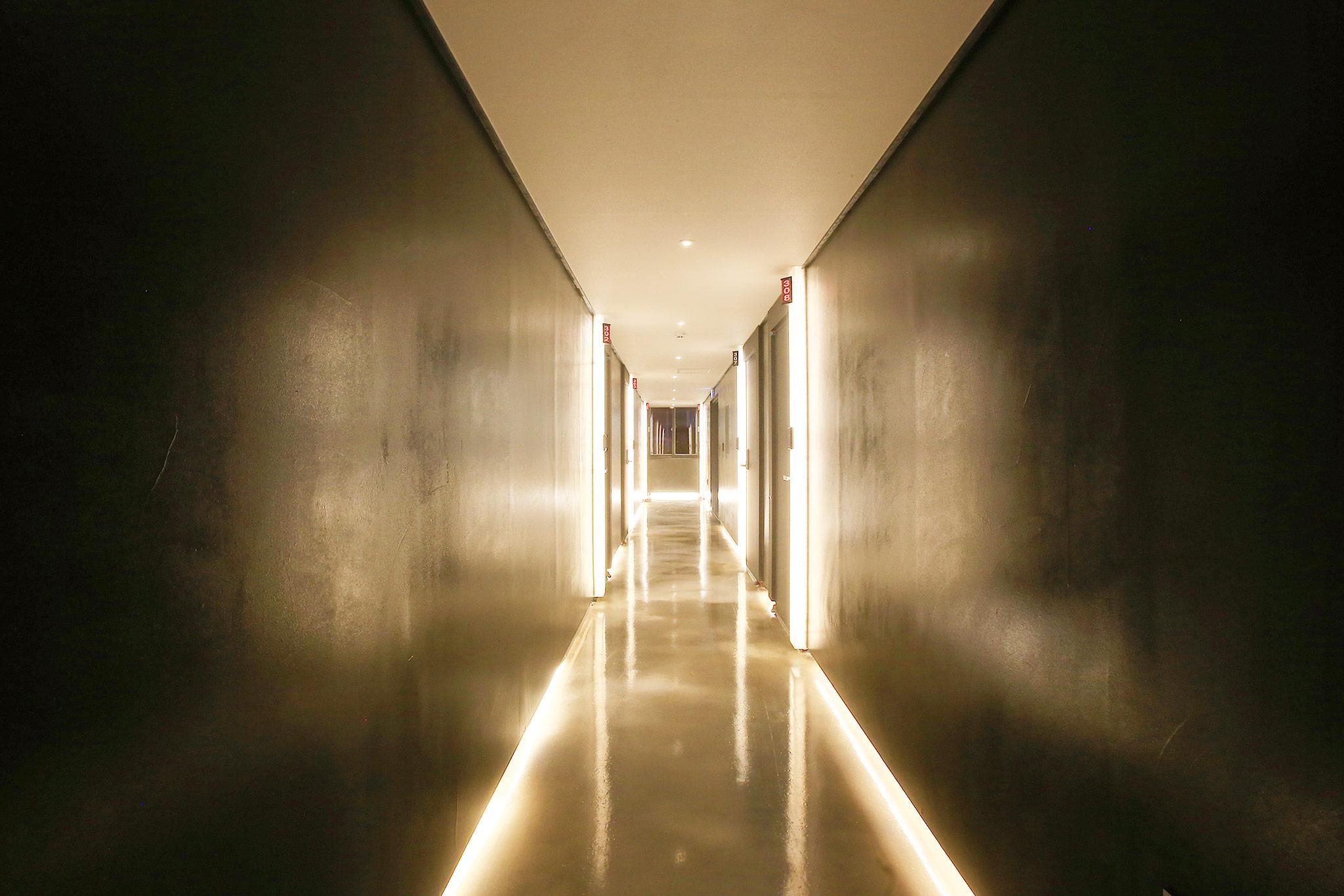 Happy Day Hotel 45/57