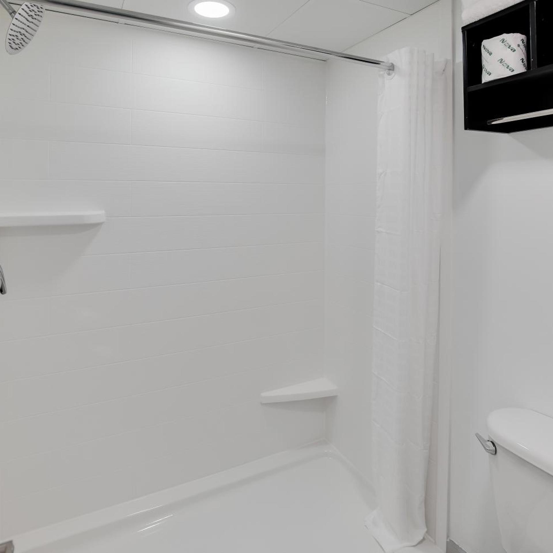 Room, 2 Queen Beds, Partial Ocean View, Side View, Blu Atlantic Oceanfront Hotel Suites 7/7
