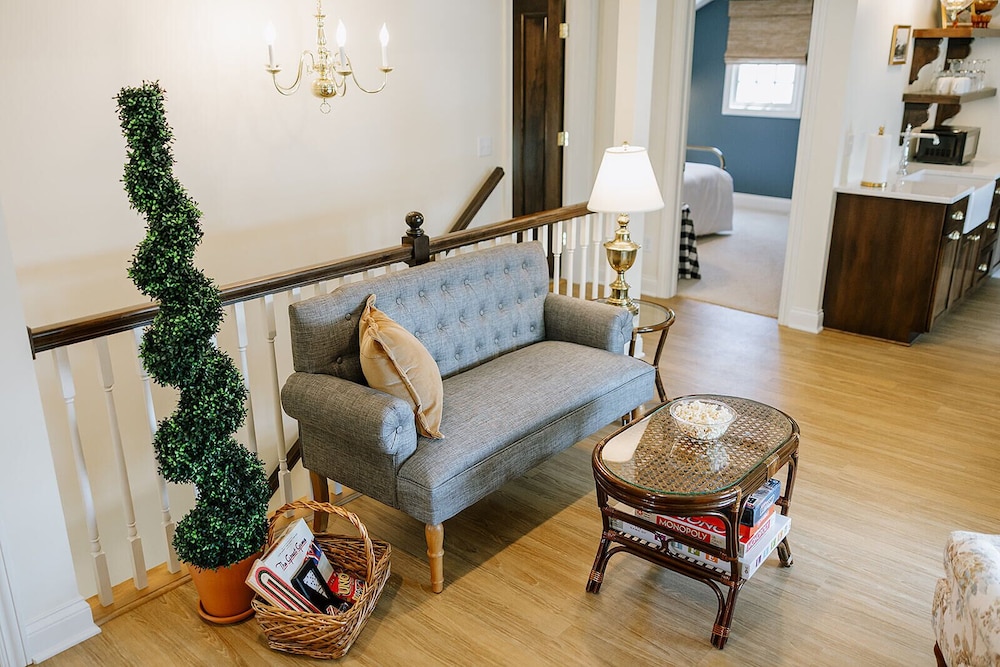 The Rochester Inn, A Historic Hotel 44/70