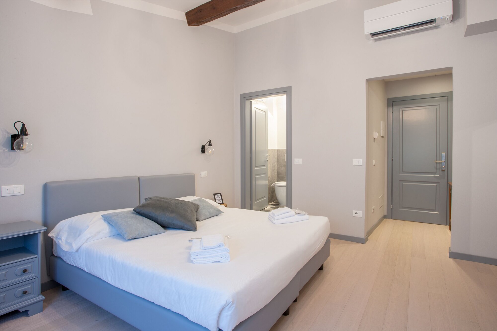 SUPERIOR, DOUBLE BED