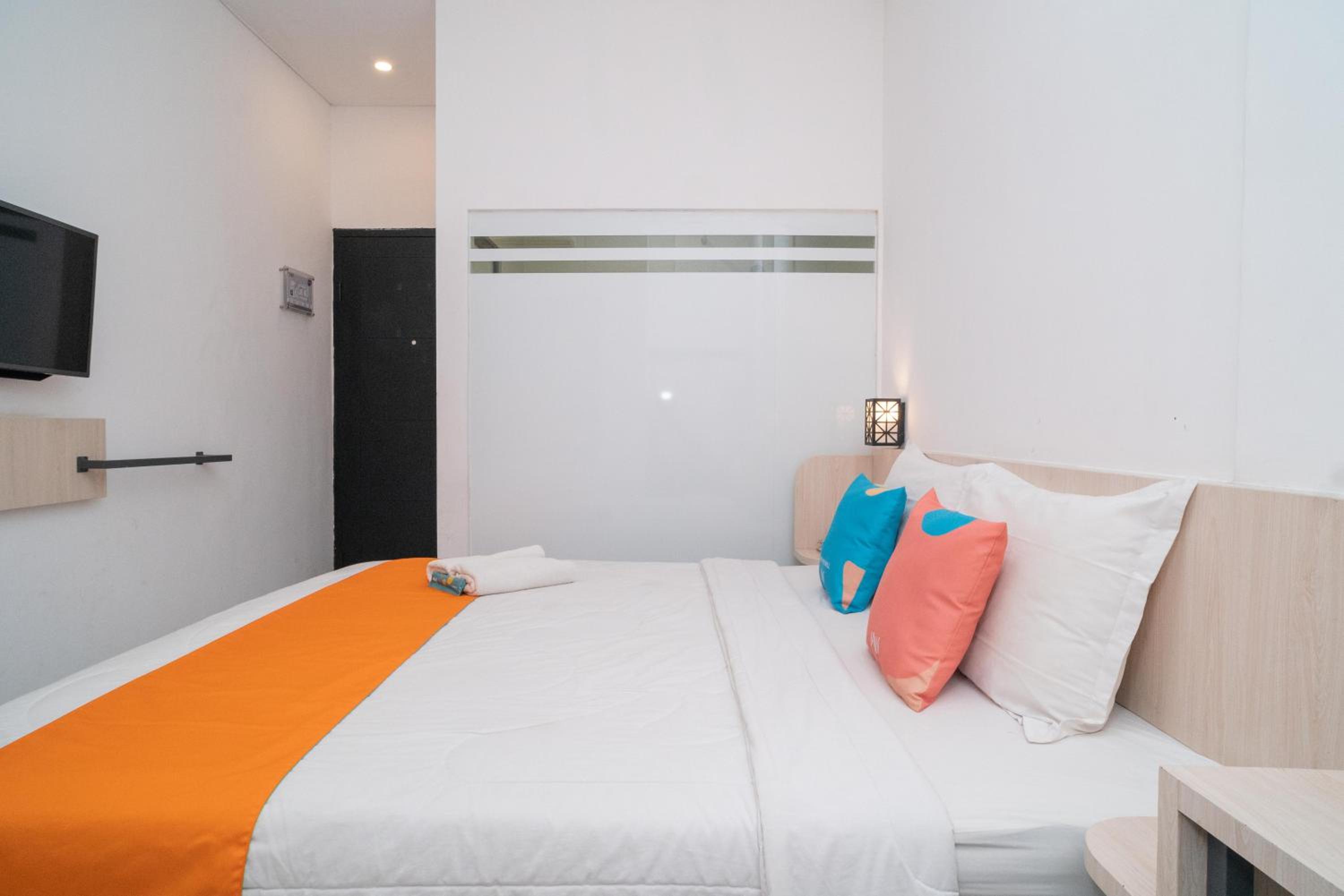 Sans Hotel FiFFa Premiere Malang 25/56