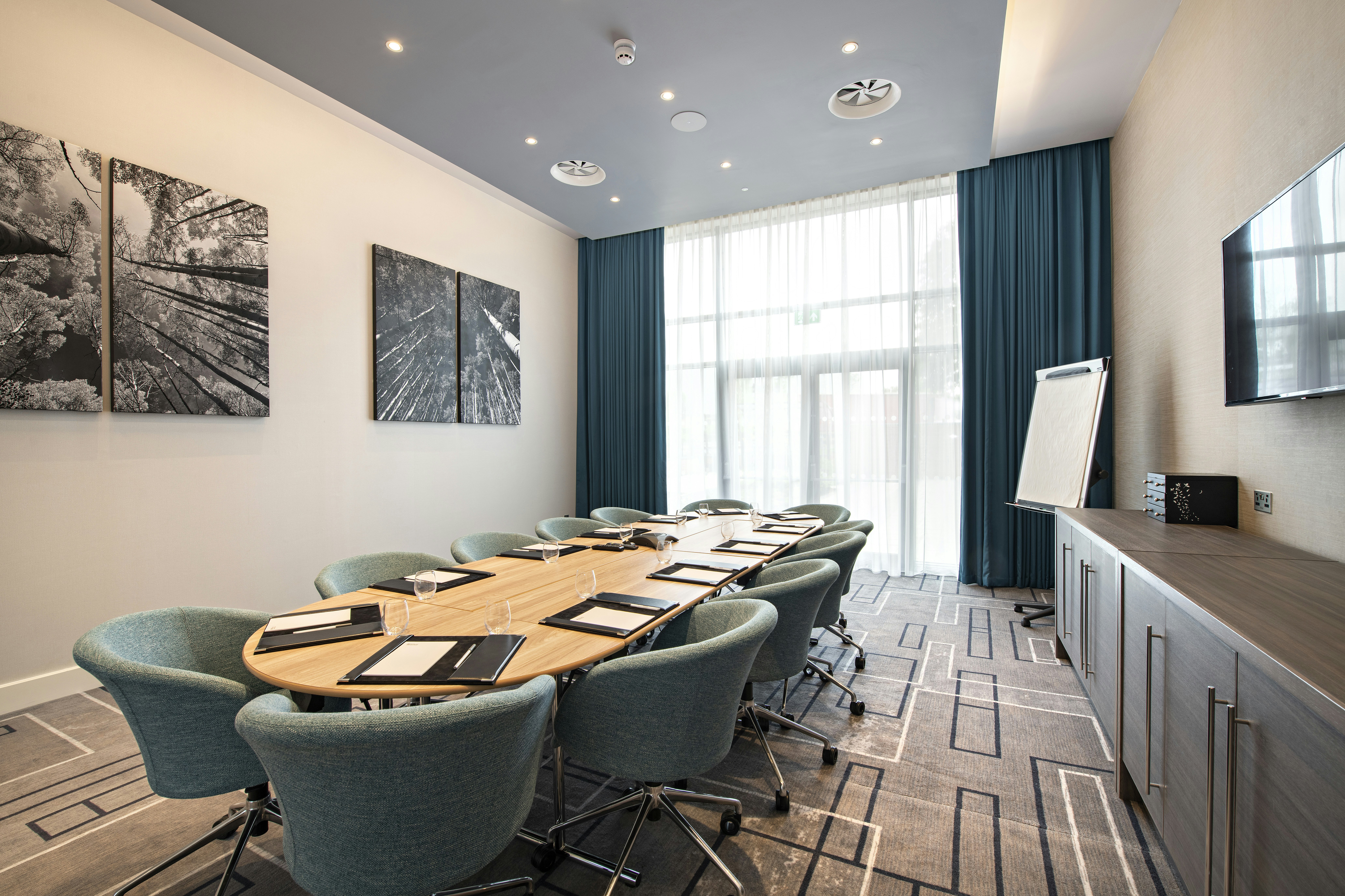 Hilton Garden Inn Abingdon Oxford 23/24