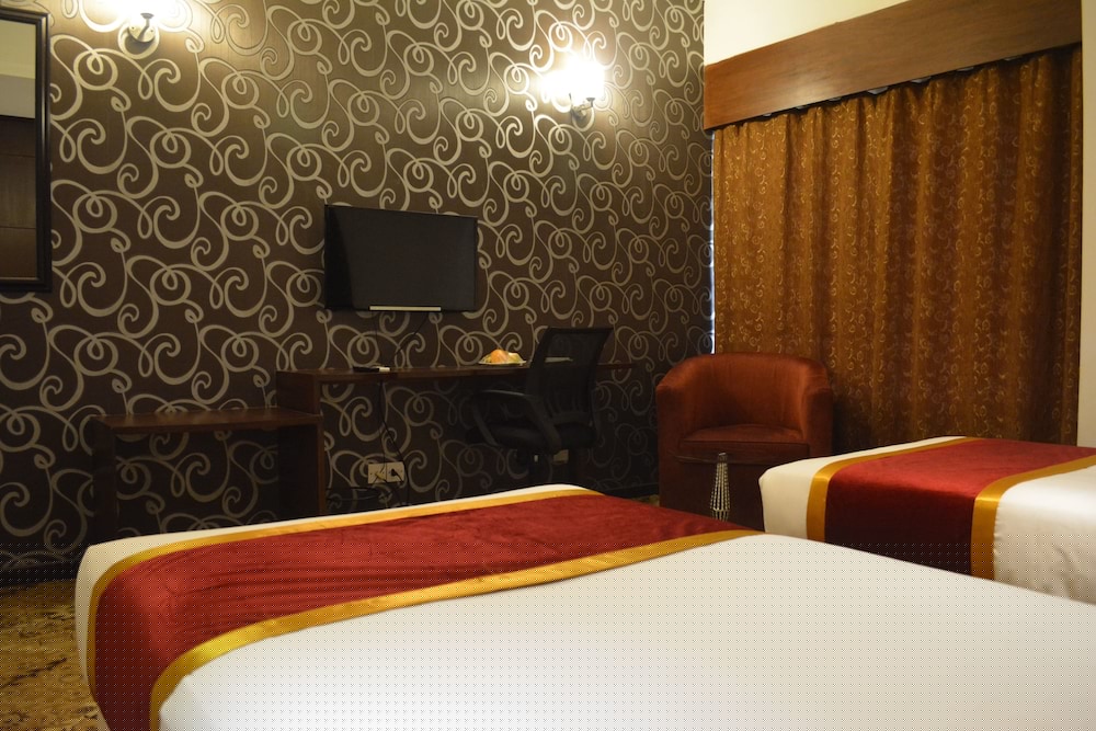 GRAND ORIENTAL HOTEL 24/60
