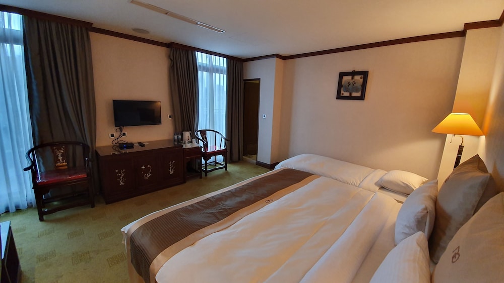 Rich Garden Hotel 20/68