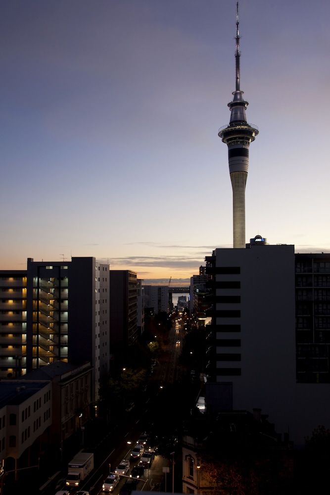 VR Auckland City 44/50