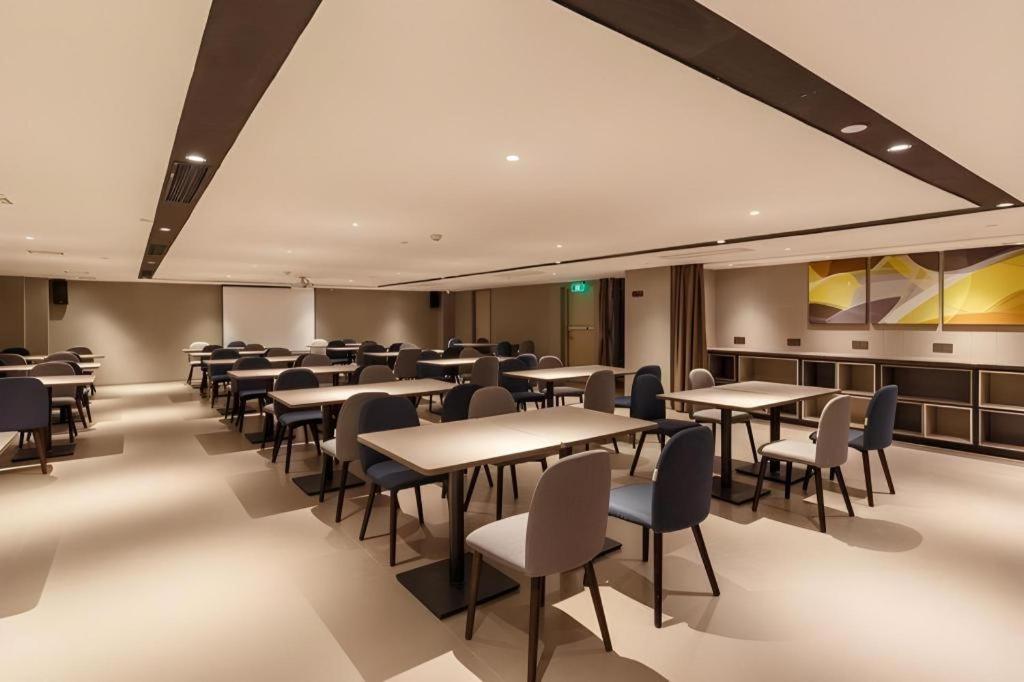 Homeinn Selected Hotel (Guangzhou Zhujiang New Town Wuyangcun Subway Station) 31/45