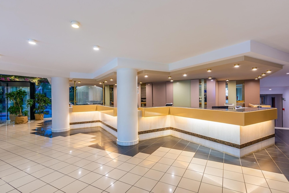 Anissa Beach and Village Hotel 14/80