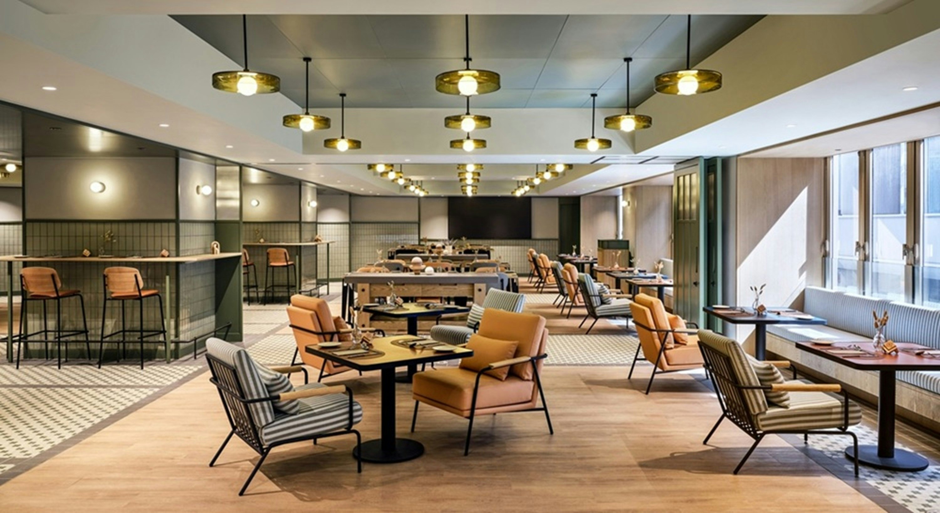 YingnFlo, Wesley Admiralty, Hong Kong by Langham Hospitality Group 28/32