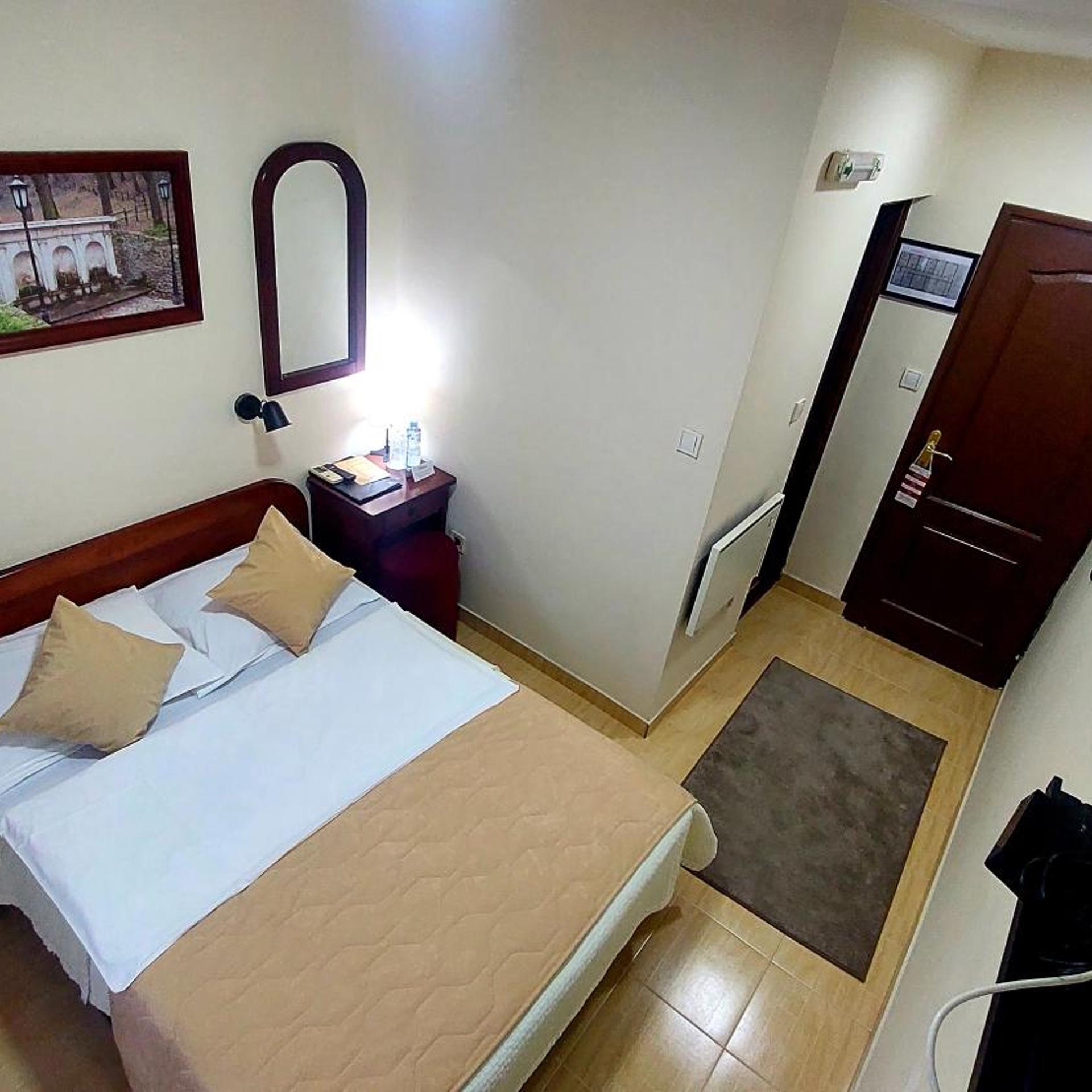 غرفة قياسية مفردة