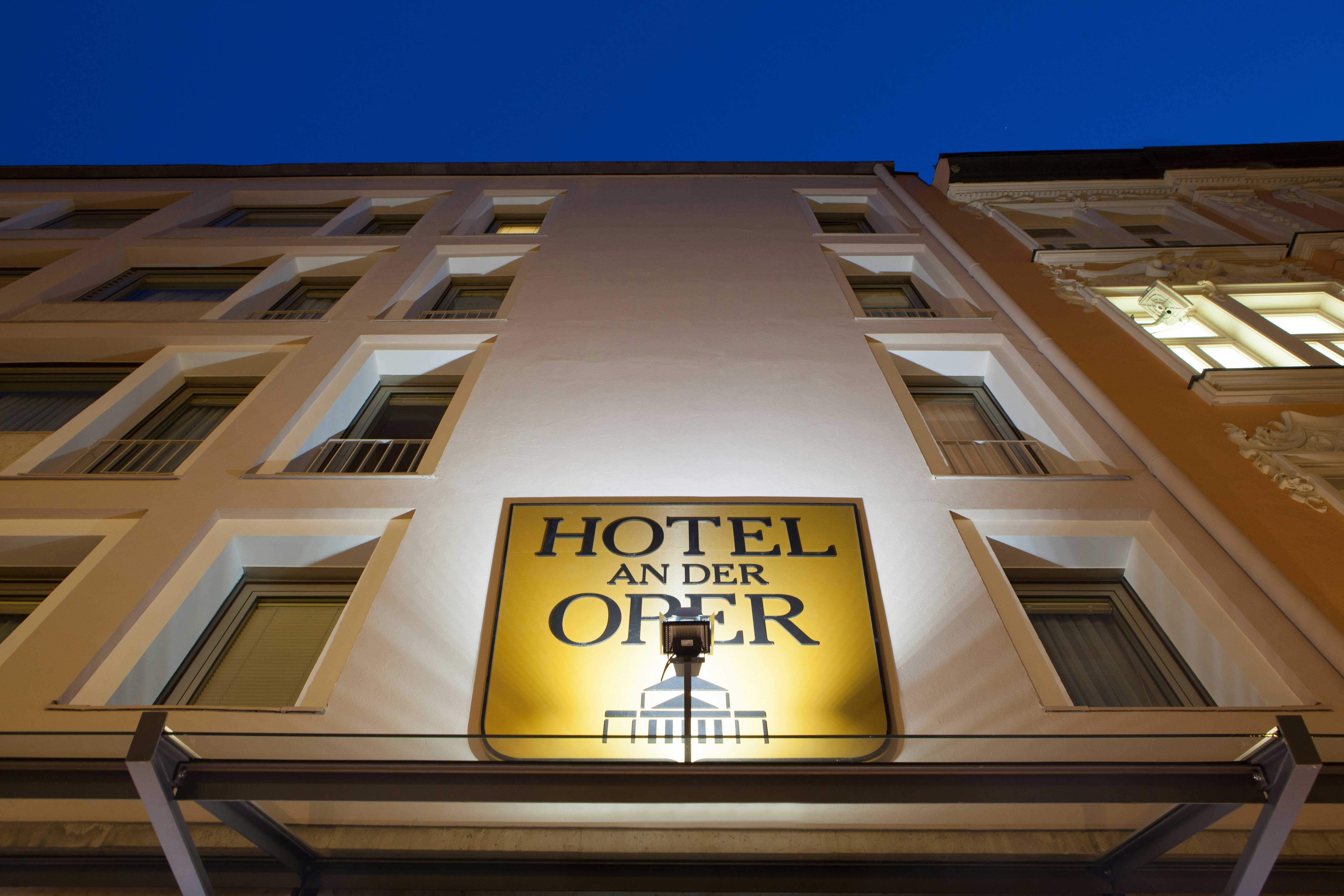 Hotel an der Oper 2/27