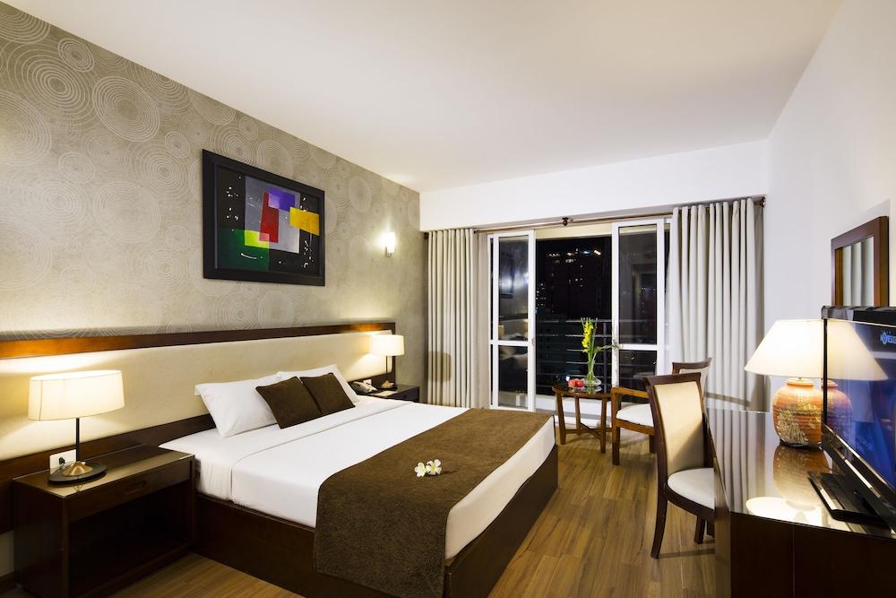 Senior, Double and Twin Beds, City View, Balcony