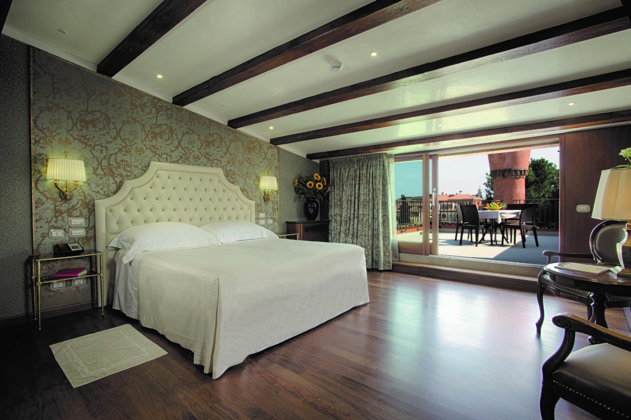 Roof Top, Junior Suite, Double or Twin Bed