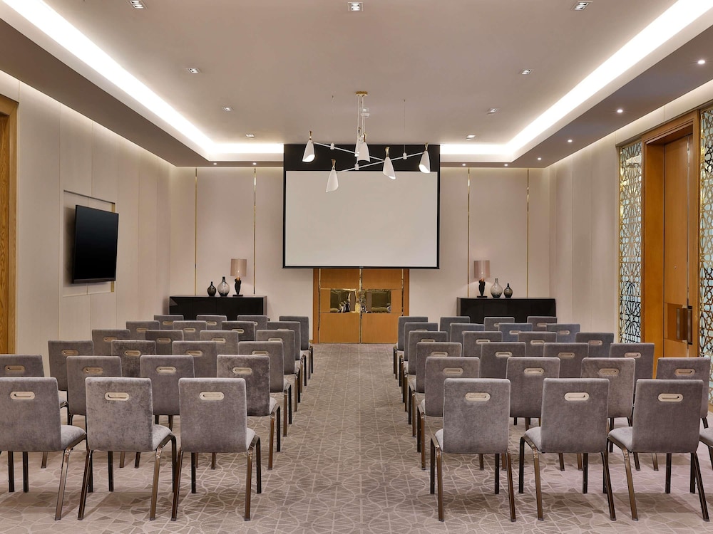 فندق ومركز مؤتمرات سوفيتيل الرياض(Sofitel Riyadh Hotel & Convention Centre) 43/49