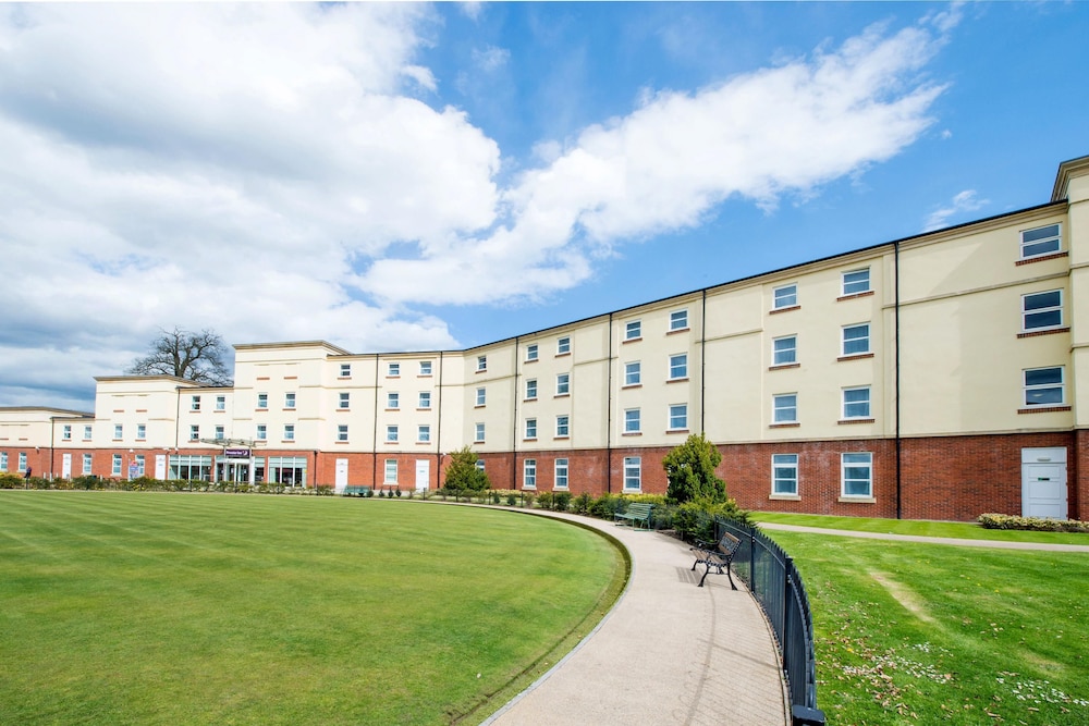 Premier Inn Stoke/Trentham Gardens 39/49
