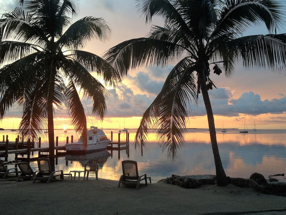 The Pelican Key Largo Cottages 72/76