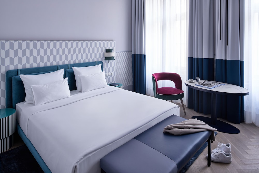 SUPERIOR, DOUBLE BED