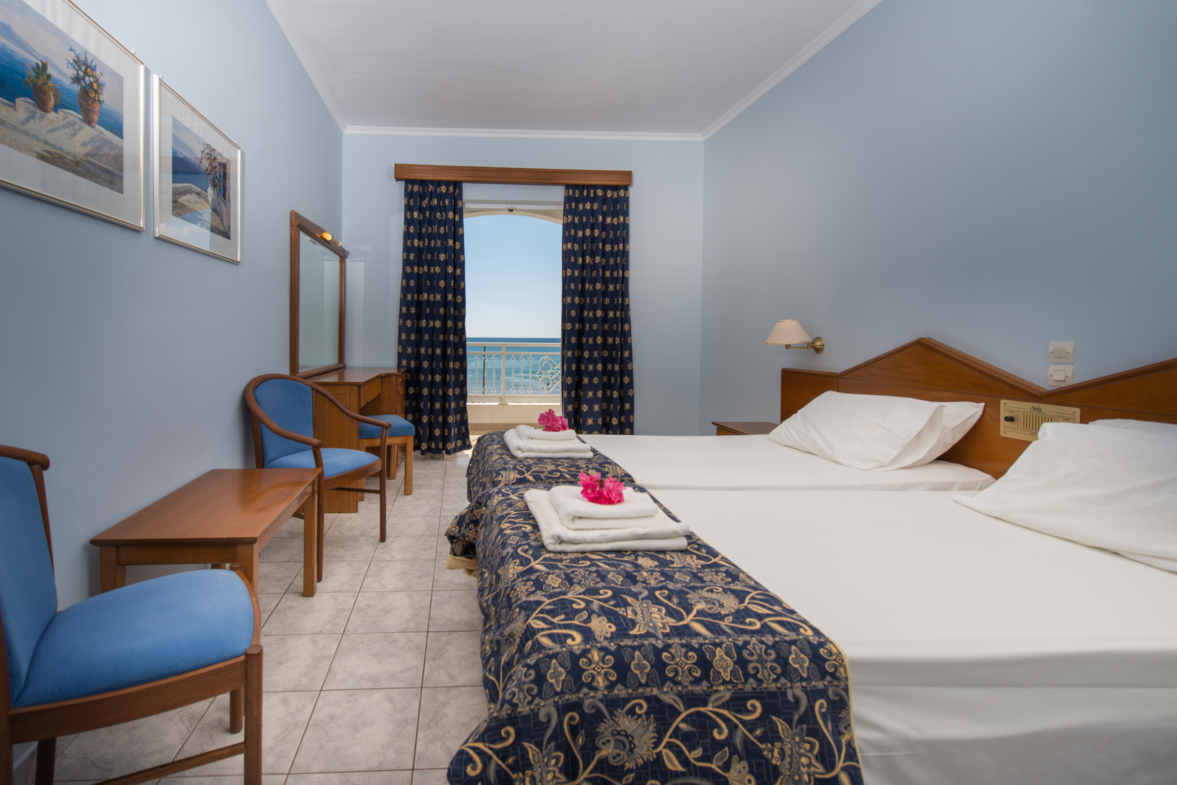 Room, Double or Twin Bed, Sea View