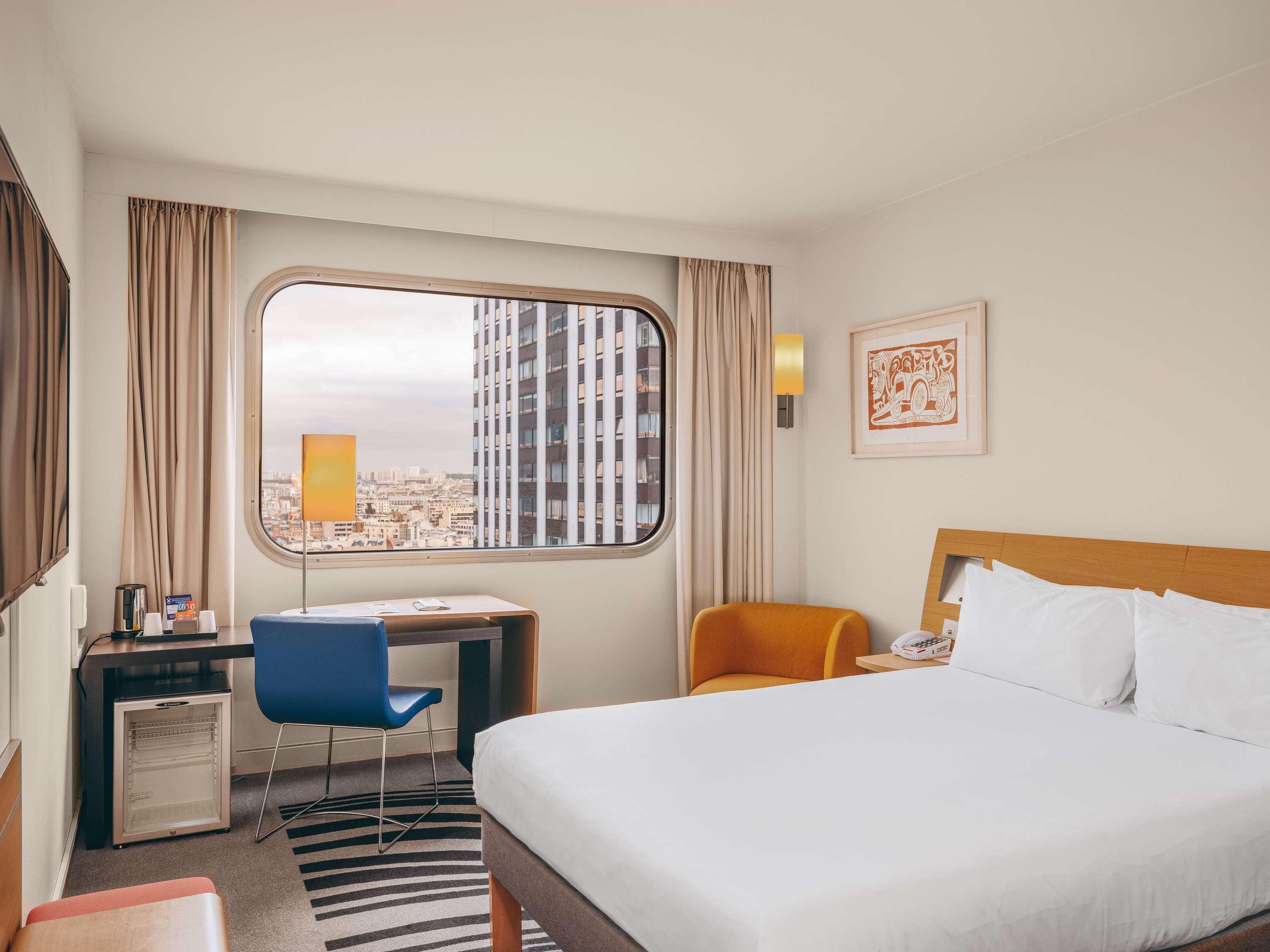 ROOM, QUEEN BED, ACCESSIBLE