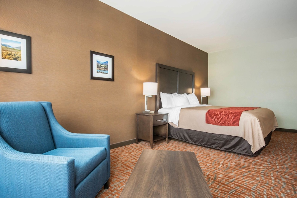 Comfort Inn & Suites Merritt BC 6/45