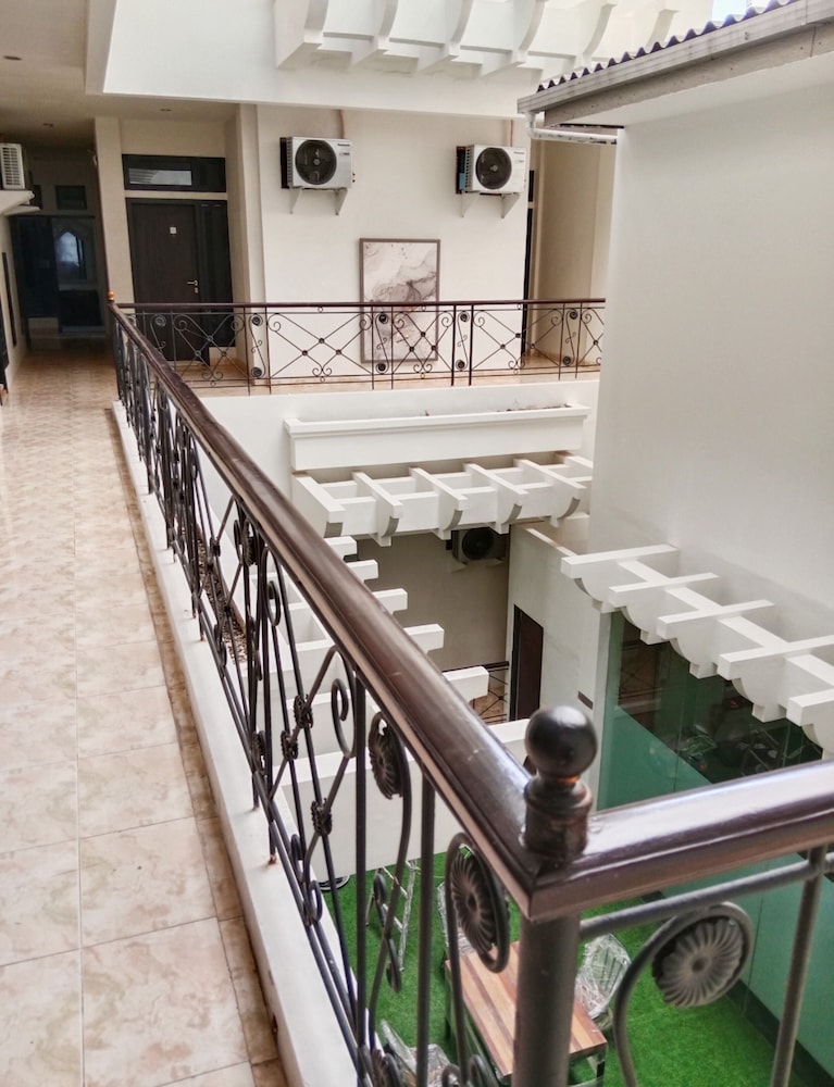 ANDITA HOTEL(KT) 7/50