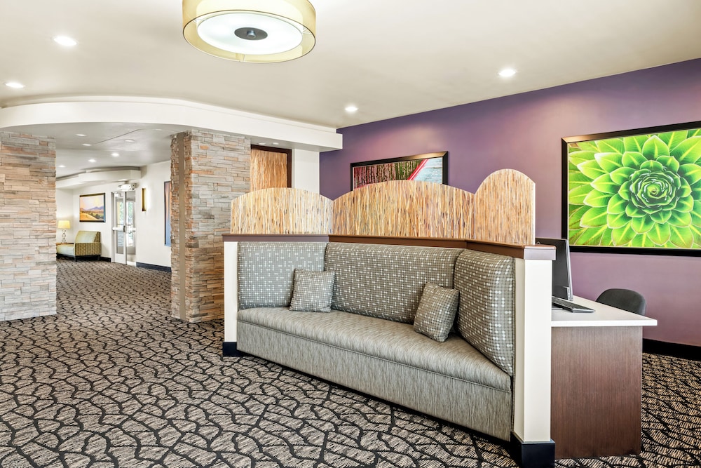 Ledgestone Hotel Vernal 14/63