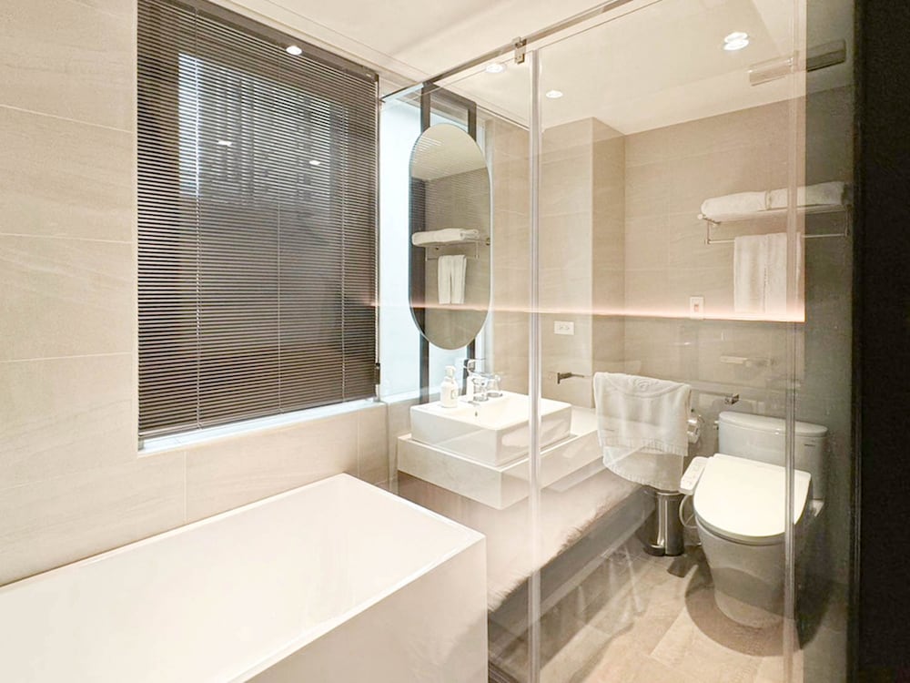 Royal Rose Hotel Zhongshan 40/44