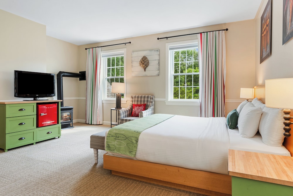 Kitchen, Spa, Suite, King Bed