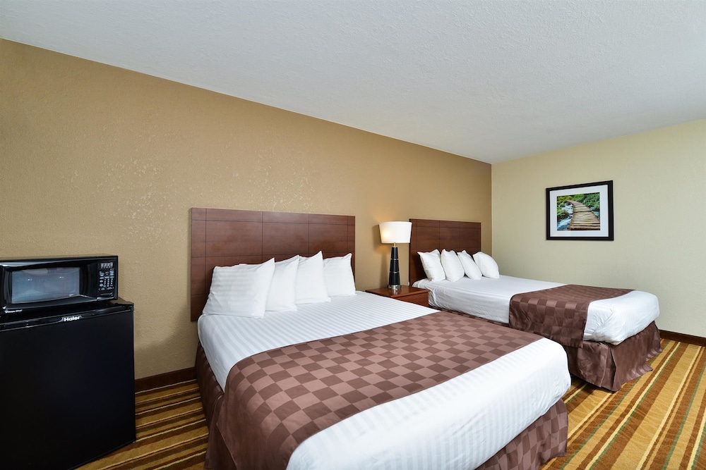Rock Island Inn & Suites Marshalltown 19/55