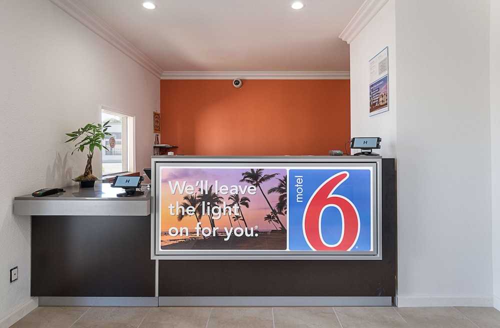 Lobby at Motel6 Lomita, CA, Lomita - CA
