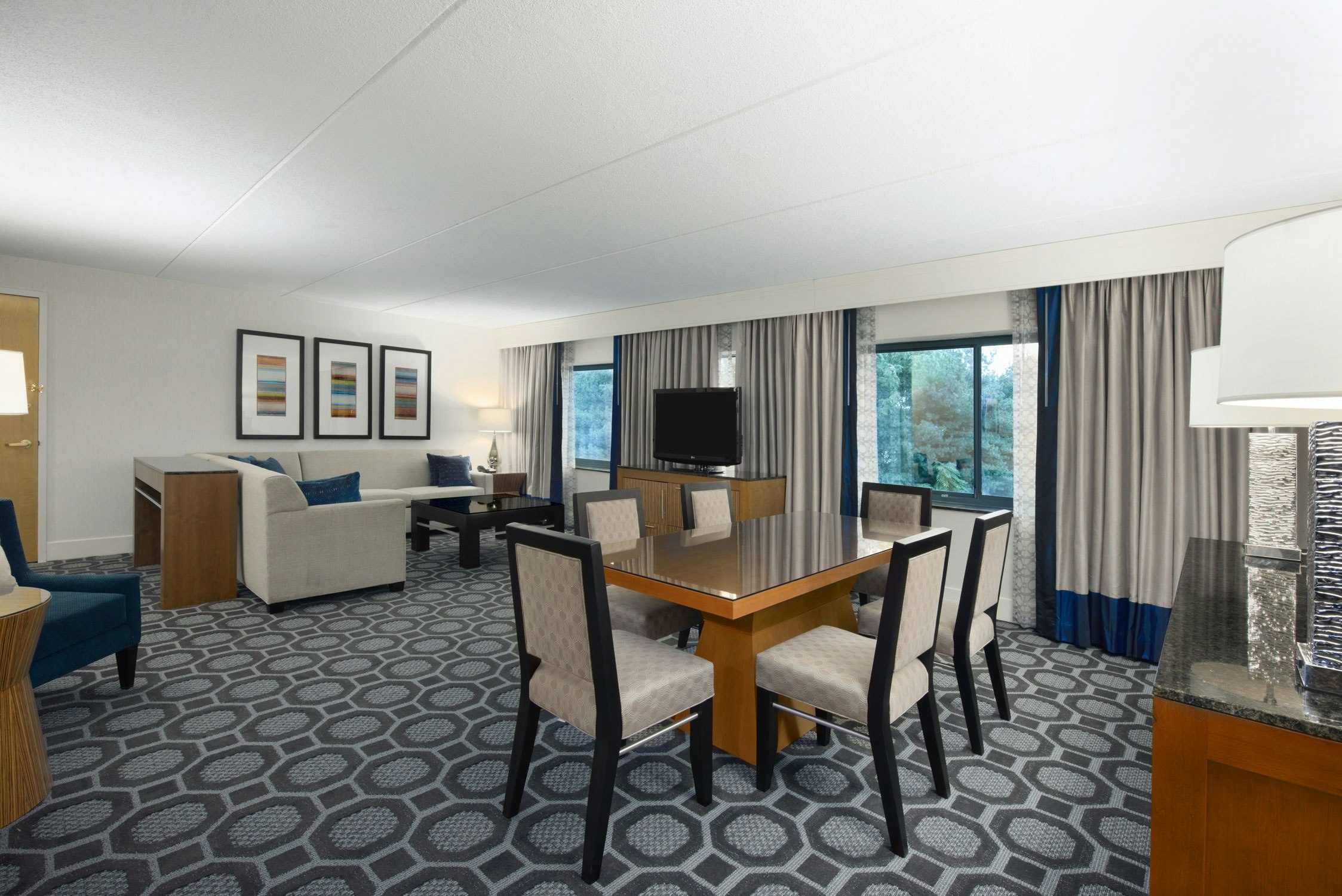 Hilton Long Island Huntington 60/66