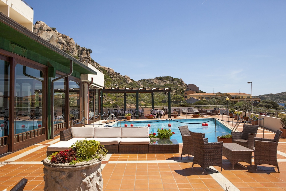 Miralonga Hotel 46/50