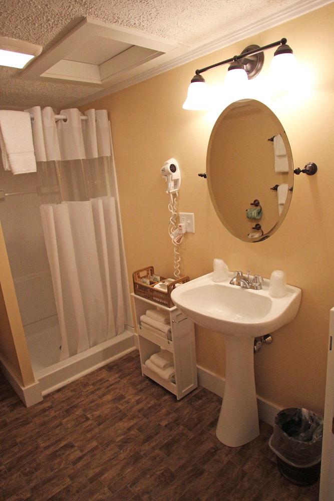 The Kennebunk Inn 49/50