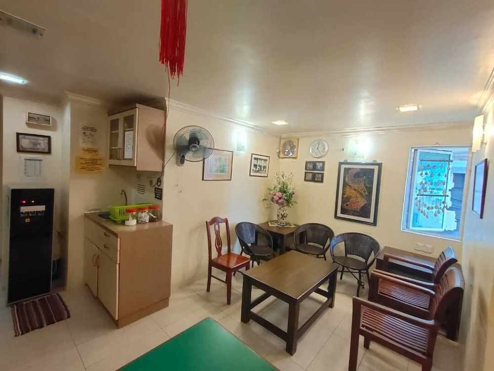 Johan Travellers Lodge 28/42