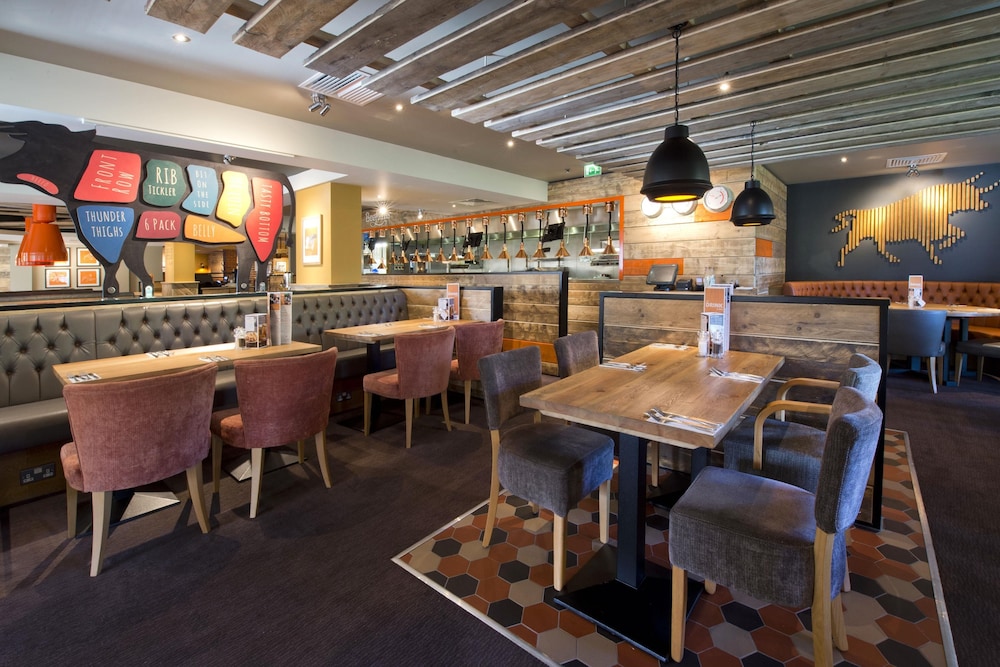 Premier Inn Cirencester Town Centre 37/57