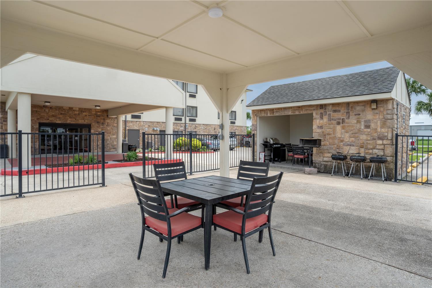 SureStay Plus by Best Western St. James Donaldsonville 18/21