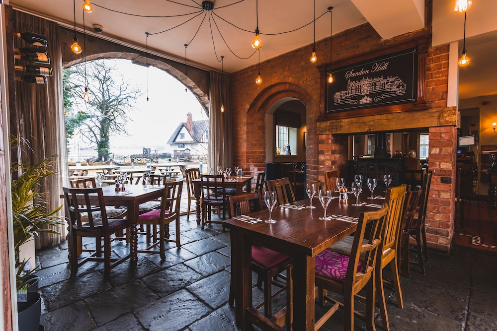 The Dog And Doublet Inn 16/31