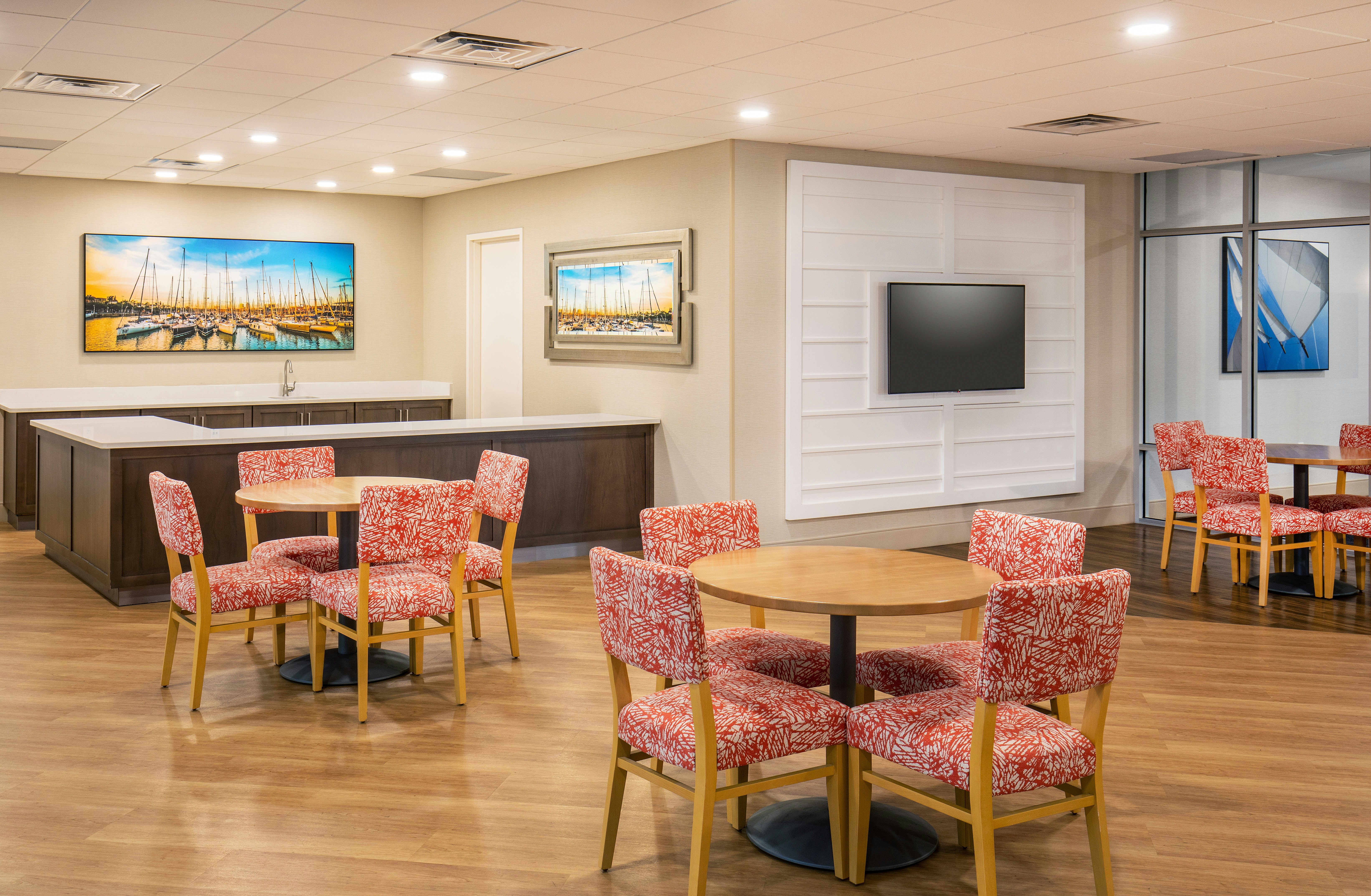 Holiday Inn Newport News - Hampton 7/24