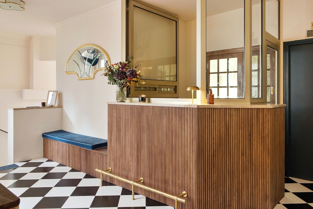 Hotel de la Comete 6/100