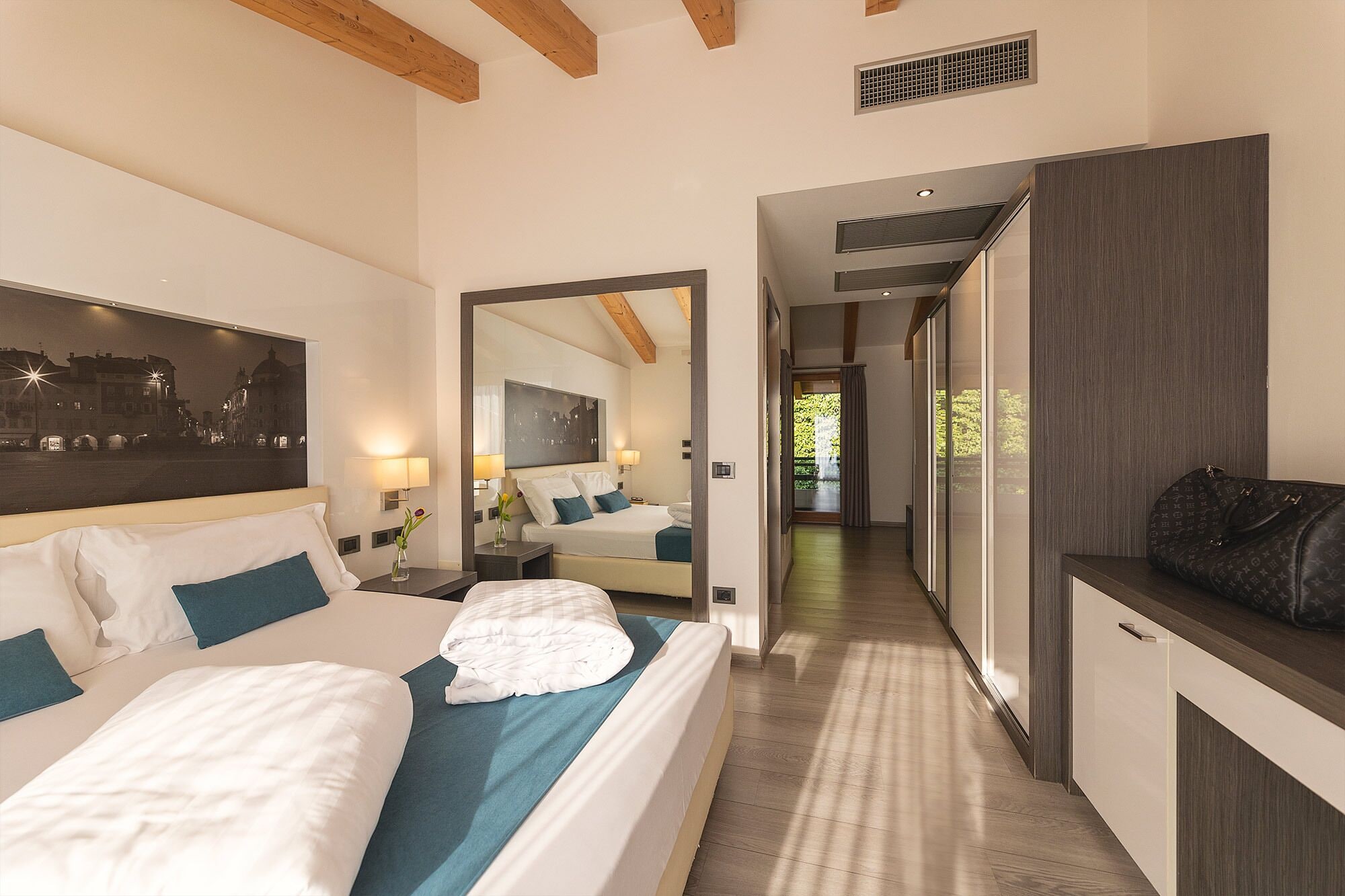PREMIUM, STUDIO, SUITE