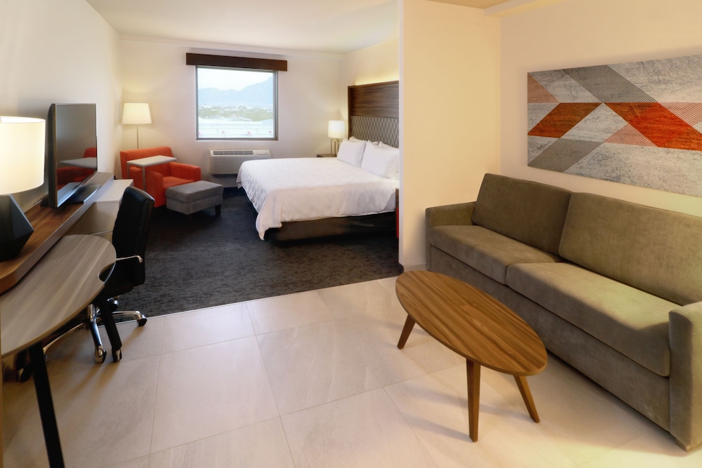 Holiday Inn And Suites Monterrey Apodaca Zona Airport 22/77