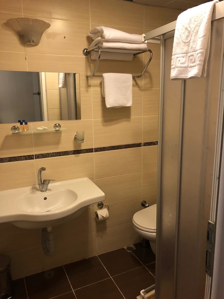 Istanbul Holiday Hotel 34/68