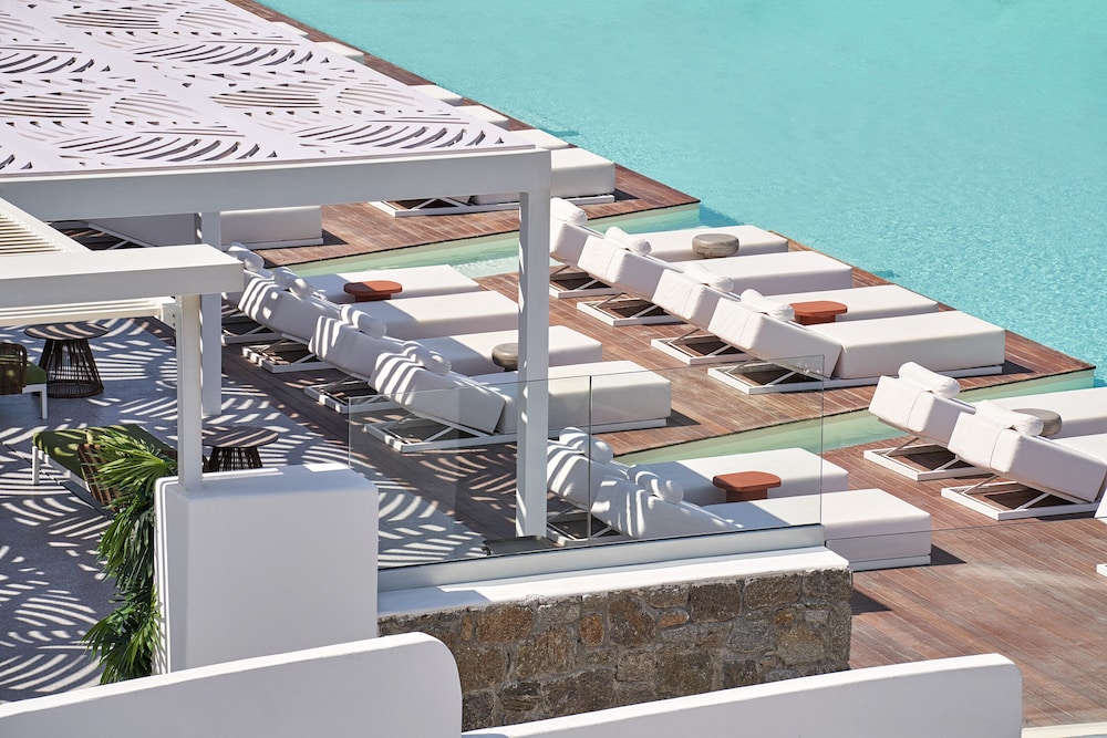 Kouros Hotel and Suites 31/41