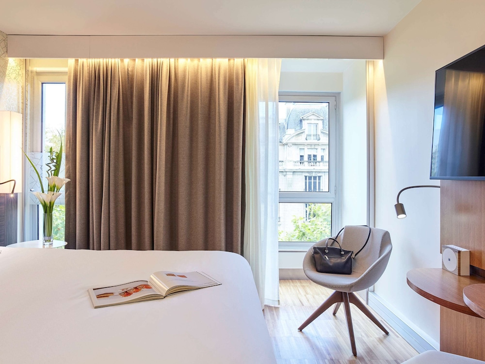 Mercure Paris Arc de Triomphe Etoile 32/72