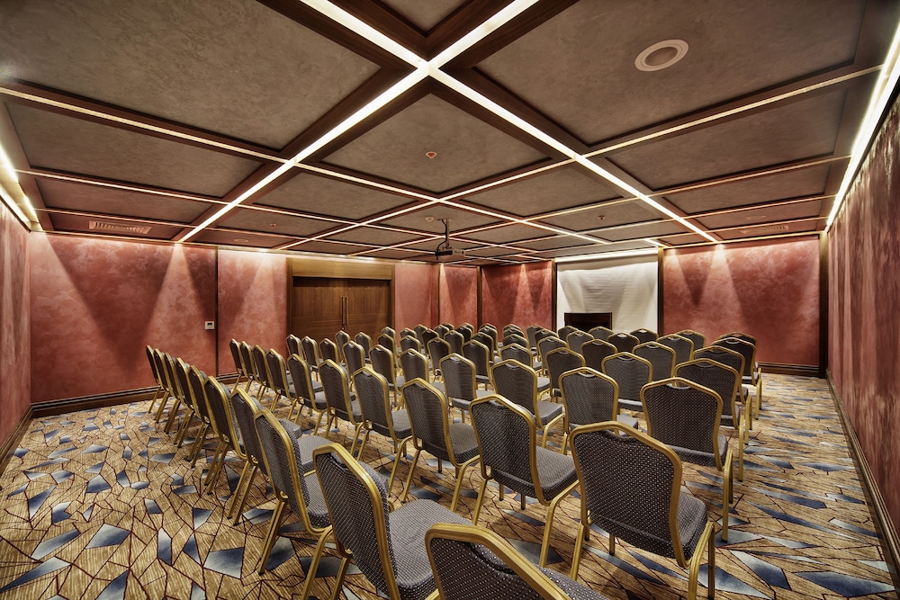 Grand Hotel de Pera 42/50